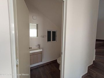 Casa en Venta en Cerrada Porto Santo, Real Madeira RU  25-113.