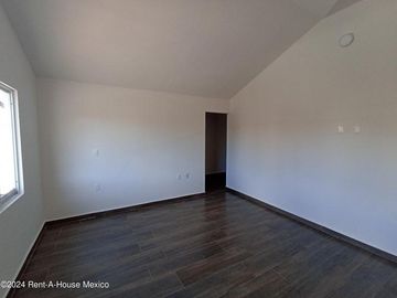 Casa en Venta en Cerrada Porto Santo, Real Madeira RU  25-113.