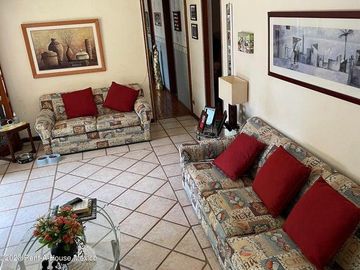 Casa en Venta en Naucalpan de Juárez, Ciudad Satélite NC. 24-184