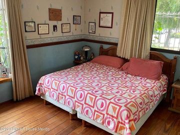 Casa en Venta en Naucalpan de Juárez, Ciudad Satélite NC. 24-184