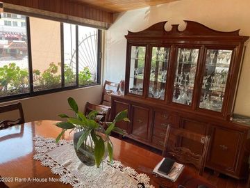 Casa en Venta en Naucalpan de Juárez, Ciudad Satélite NC. 24-184