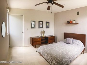 Casa en Venta en Calle 57, Del Sur RU 25-589.