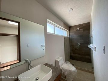 Casa en Venta en San Salvador Tizatlalli Metepec GIS 24-1102