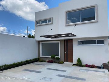 Casa en Venta en San Salvador Tizatlalli Metepec GIS 24-1102