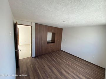 Casa en Venta en San Salvador Tizatlalli Metepec GIS 24-1102