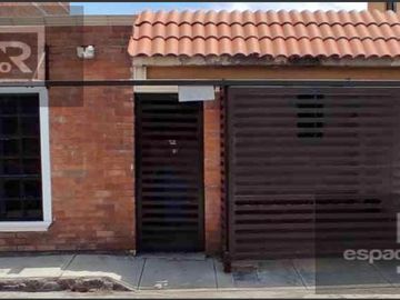 CASA EN VENTA DE UNA PLANTA MUY CERCA DE RIO AROS