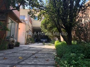 Casa en Venta en Calzada De guadalupe, El Nopalito RU 25-2320.