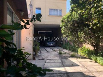Casa en Venta en Calzada De guadalupe, El Nopalito RU 25-2320.