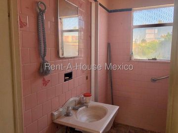 Casa en Venta en Calzada De guadalupe, El Nopalito RU 25-2320.