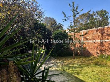 Casa en Venta en Calzada De guadalupe, El Nopalito RU 25-2320.