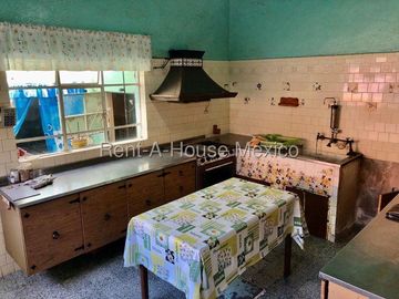 Casa en Venta en Calzada De guadalupe, El Nopalito RU 25-2320.