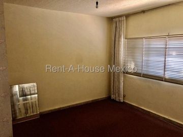 Casa en Venta en Calzada De guadalupe, El Nopalito RU 25-2320.
