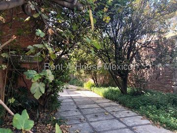 Casa en Venta en Calzada De guadalupe, El Nopalito RU 25-2320.