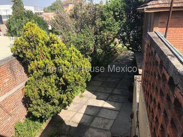 Casa en Venta en Calzada De guadalupe, El Nopalito RU 25-2320.