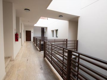 DEPARTAMENTO DE LUJO EN VENTA EN PLAYA DEL CARMEN A MEDIA CUADRA DE LA 5TA AV.