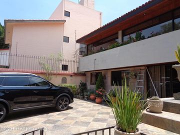 Casa en Venta en Naucalpan de Juarez ,Ciudad Satelite AF 24-184.