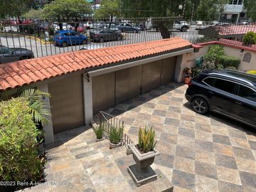 Casa en Venta en Naucalpan de Juarez ,Ciudad Satelite AF 24-184.