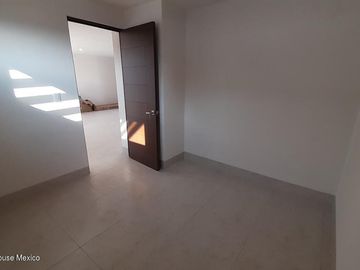 Casa a la Venta en Metepec Llano Grande ZG 24-646