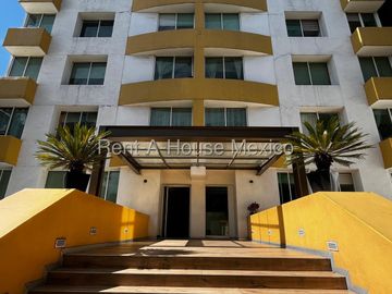 Venta en Colonia Los Manzanos, departamento amueblado