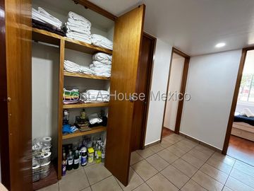 Venta en Colonia Los Manzanos, departamento amueblado