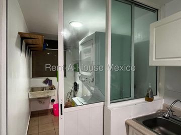 Venta en Colonia Los Manzanos, departamento amueblado