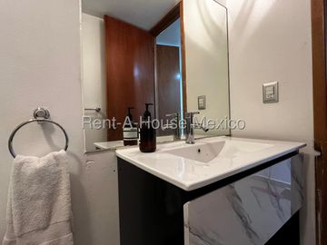 Venta en Colonia Los Manzanos, departamento amueblado