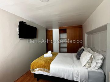 Venta en Colonia Los Manzanos, departamento amueblado