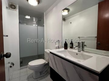Venta en Colonia Los Manzanos, departamento amueblado