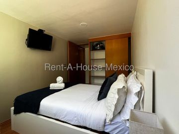 Venta en Colonia Los Manzanos, departamento amueblado