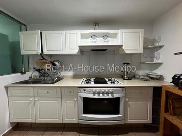 Venta en Colonia Los Manzanos, departamento amueblado