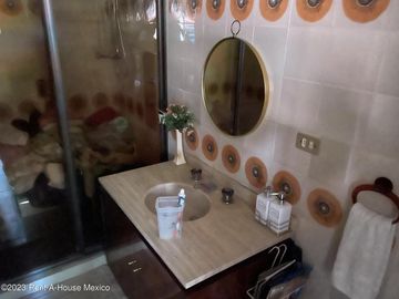 Casa en  Venta N. de Juárez- Ciudad Satélite  24-184