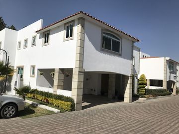 Casa en  venta en Llano Grande Metepec ZG 25-2940