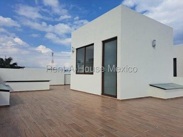 Casa en Venta en Metepec, Llano Grande AM. 25-2571