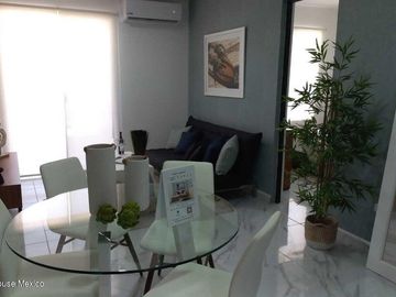 Departamento en Venta en Avenida Petempich, Playa del Carmen RU 23-3781.