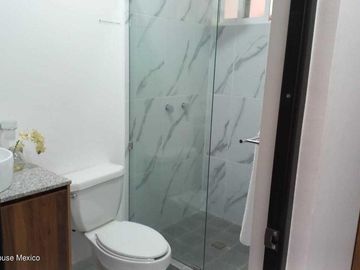 Departamento en Venta en Avenida Petempich, Playa del Carmen RU 23-3781.