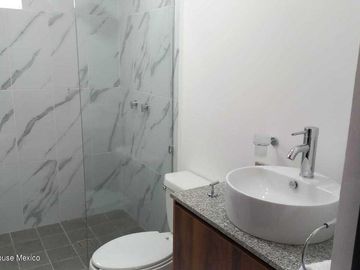 Departamento en Venta en Avenida Petempich, Playa del Carmen RU 23-3781.