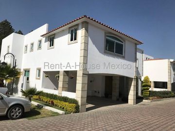 Casa en Venta en Calle Del Sauce Oriente, Llano Grande RU 25-2940.