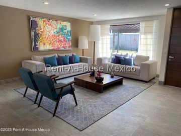 Casa en Venta en Llano Grande,  Metepec JL 25-2735.