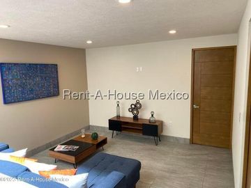 Casa en Venta en Llano Grande,  Metepec JL 25-2735.