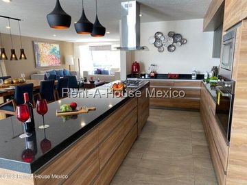 Casa en Venta en Llano Grande,  Metepec JL 25-2735.