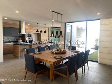 Casa en Venta en Llano Grande,  Metepec JL 25-2735.