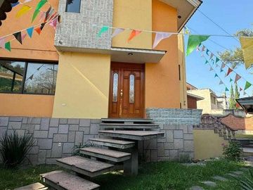Casa en Venta en Calle San Juan de Dios,Bosques de Tetlameya RU 24-3739.