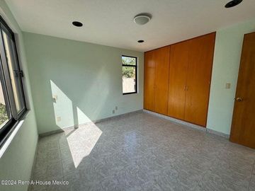 Casa en Venta en Calle San Juan de Dios,Bosques de Tetlameya RU 24-3739.