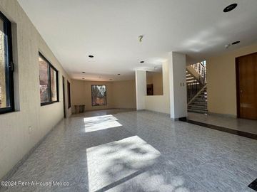 Casa en Venta en Calle San Juan de Dios,Bosques de Tetlameya RU 24-3739.