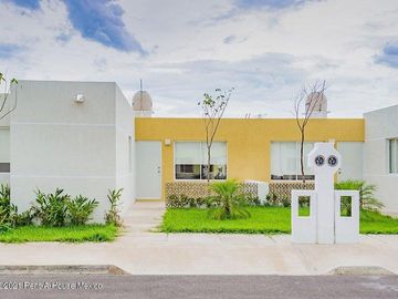 Casa en Venta en Calle 57, Del Sur RU 25-588.
