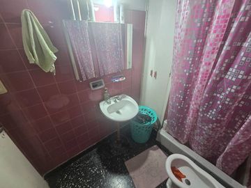Casa con Departamento en venta en Moron Sur
