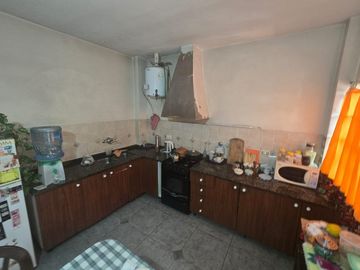 Casa con Departamento en venta en Moron Sur