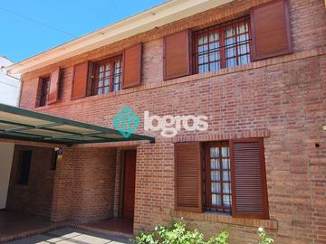 Casa en venta 270 m2 en Tres Cerritos