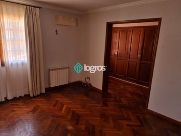 Casa en venta 270 m2 en Tres Cerritos