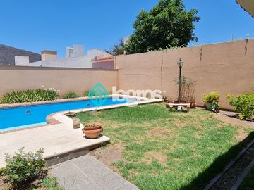 Casa en venta 270 m2 en Tres Cerritos